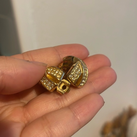Christian Dior Oversized Gold Plated Clip on earrings - Picture 3 of 9